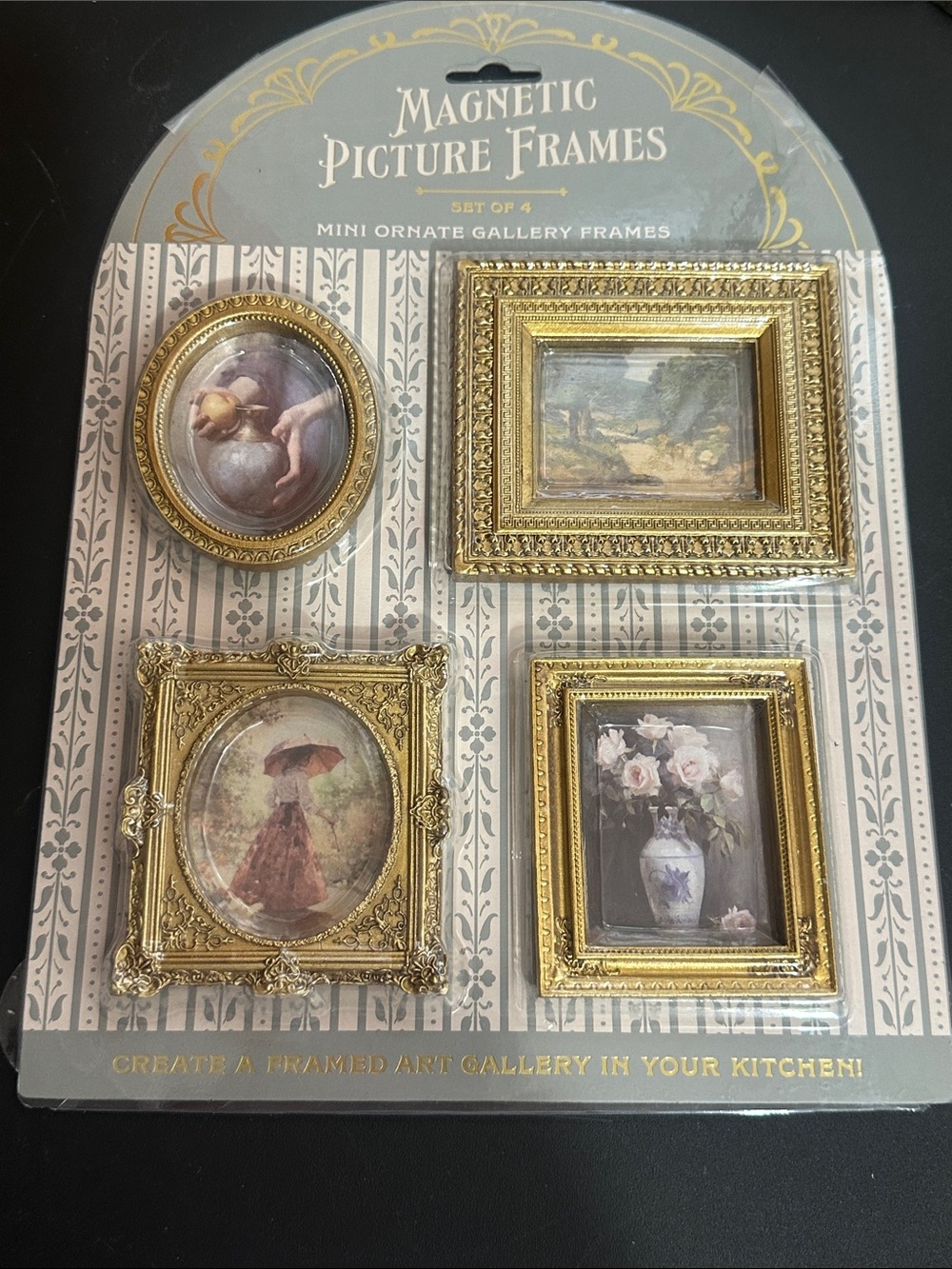 Eccolo set of 4 magnetic picture frames